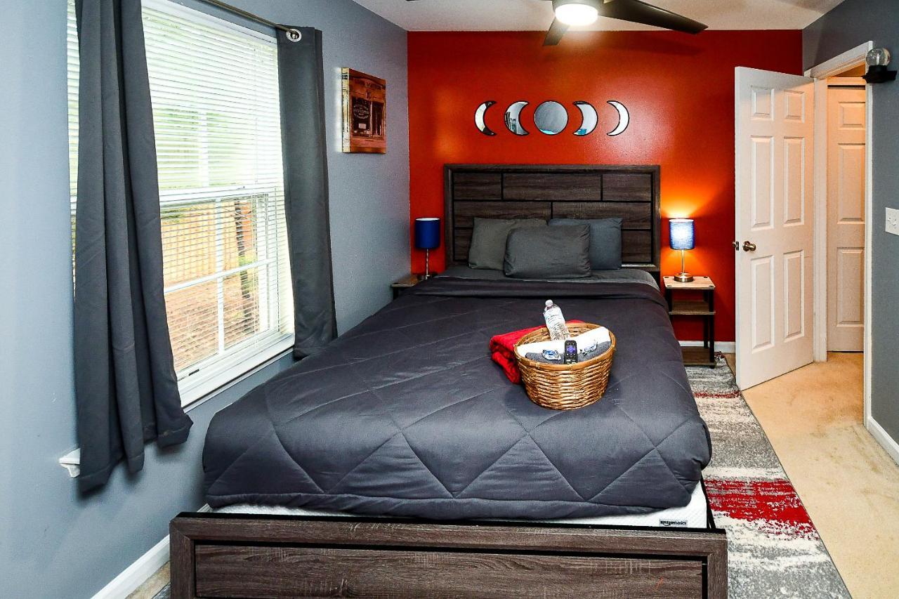 Amazing Large 3 Bed House With King Bed Less Than 10 Miles To Dtwn Atlanta Luaran gambar