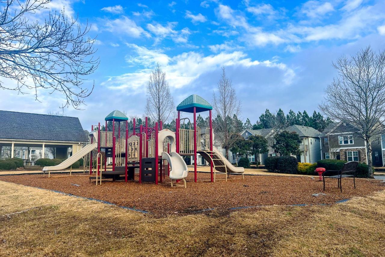 Amazing Large 3 Bed House With King Bed Less Than 10 Miles To Dtwn Atlanta Luaran gambar