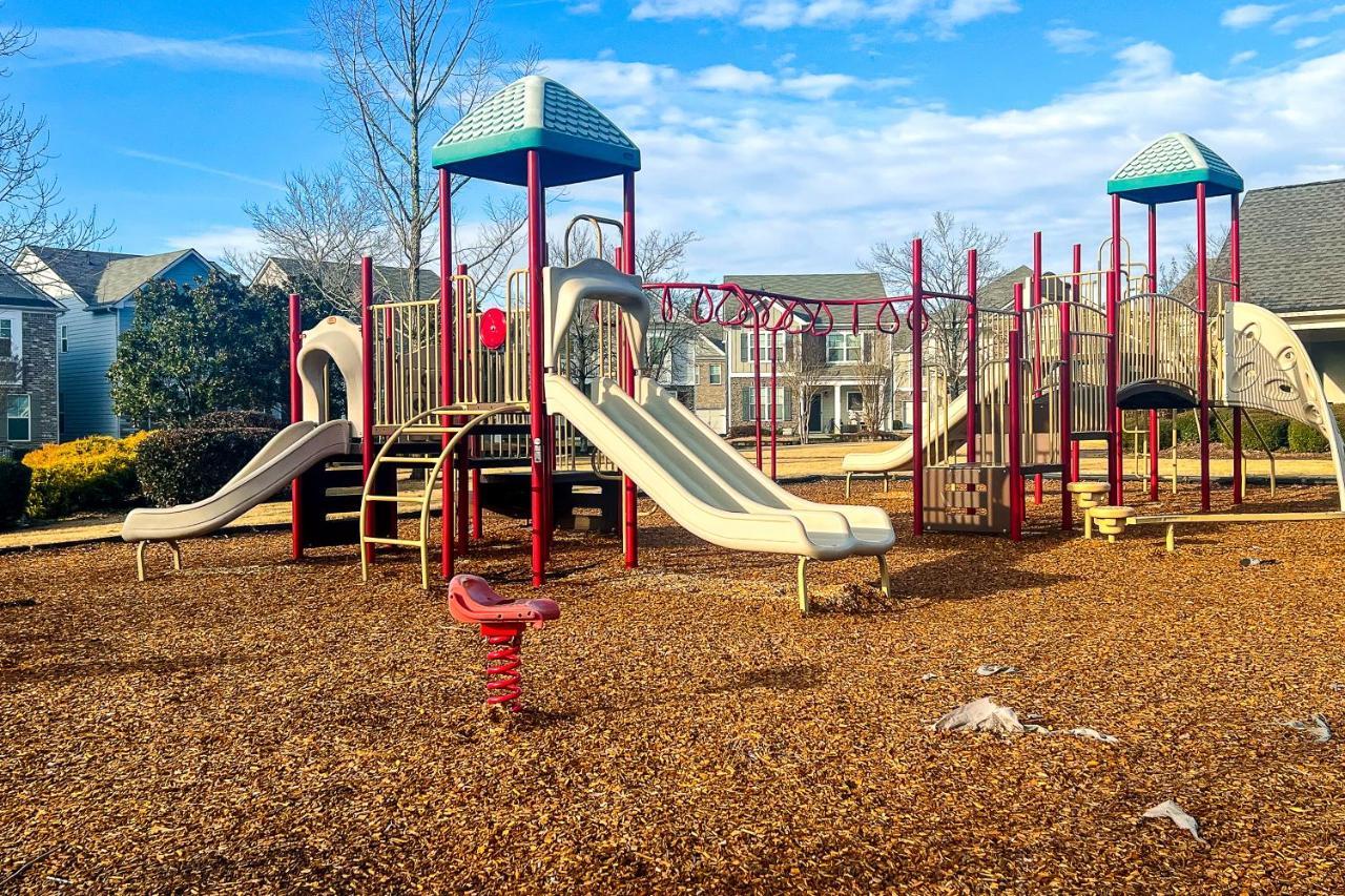 Amazing Large 3 Bed House With King Bed Less Than 10 Miles To Dtwn Atlanta Luaran gambar