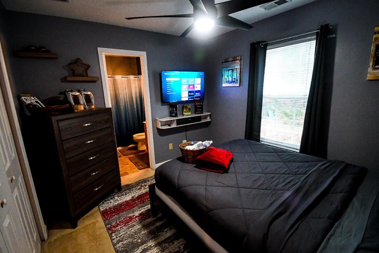 Amazing Large 3 Bed House With King Bed Less Than 10 Miles To Dtwn Atlanta Luaran gambar